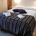 Logis Restaurant Les Carillons Hotel 2*