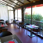 Logis Restaurant Les Carillons 2*