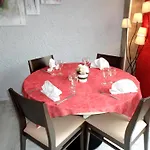 Hotel Logis Restaurant Les Carillons 2*