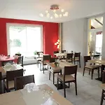 Hotel Logis Restaurant Les Carillons 2*