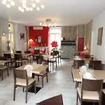 Hotel Logis Restaurant Les Carillons