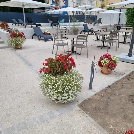 Logis Restaurant Les Carillons Hotel Cransac