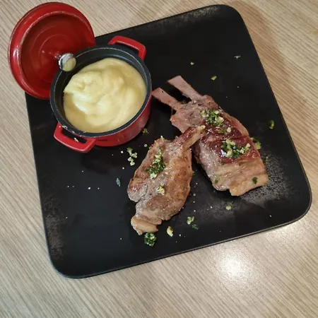 ホテル Logis Restaurant Les Carillons
