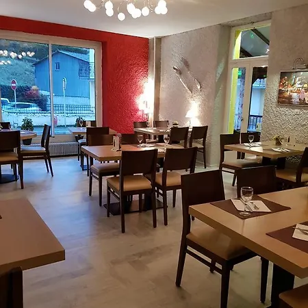 ホテル Logis Restaurant Les Carillons