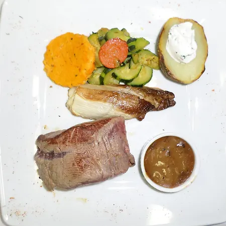 Logis Restaurant Les Carillons ホテル