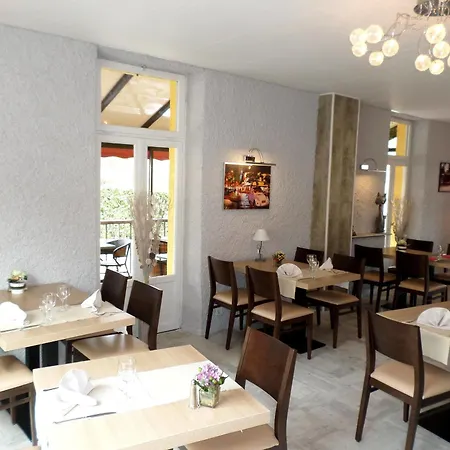 Logis Restaurant Les Carillons ホテル 2*