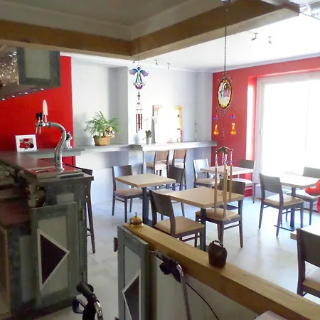 ホテル Logis Restaurant Les Carillons