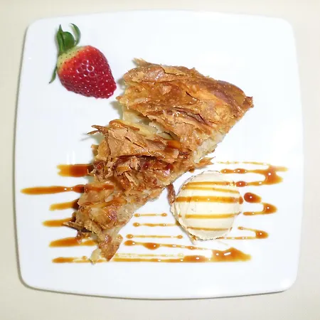 ホテル Logis Restaurant Les Carillons Cransac