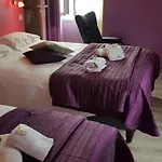 Hotel Logis Restaurant Les Carillons