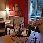 Hotel Logis Restaurant Les Carillons