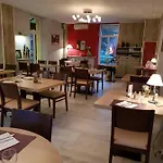 Hotel Logis Restaurant Les Carillons 2*