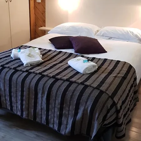 Logis Restaurant Les Carillons Hotel 2*