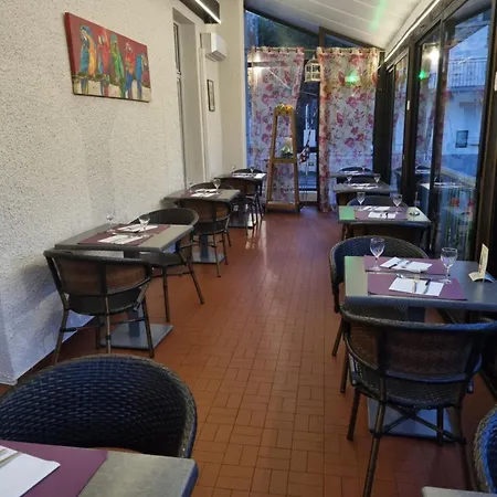 Hotel Logis Restaurant Les Carillons Cransac