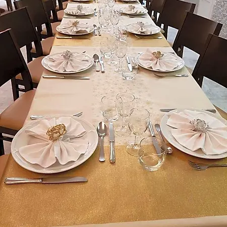 Logis Restaurant Les Carillons Cransac