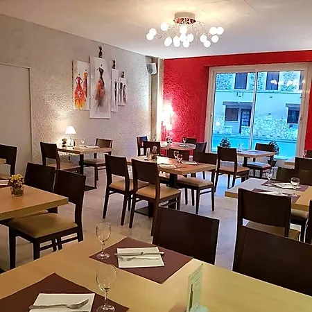 ホテル Logis Restaurant Les Carillons