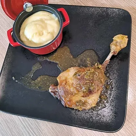 Logis Restaurant Les Carillons Cransac