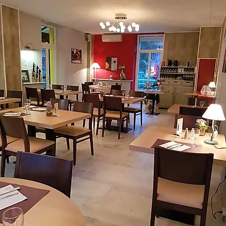 Logis Restaurant Les Carillons 2*