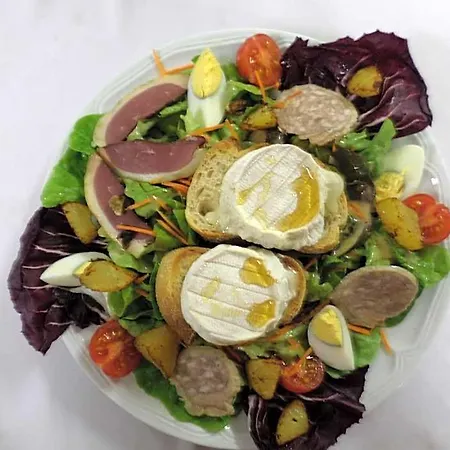 Logis Restaurant Les Carillons 2* Cransac