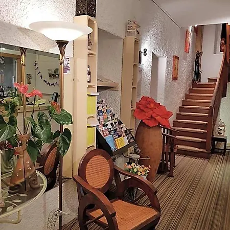 Logis Restaurant Les Carillons Hotel Cransac