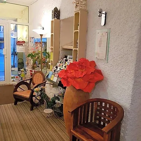 Hotel Logis Restaurant Les Carillons Cransac