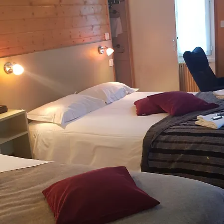 Hotel Logis Restaurant Les Carillons