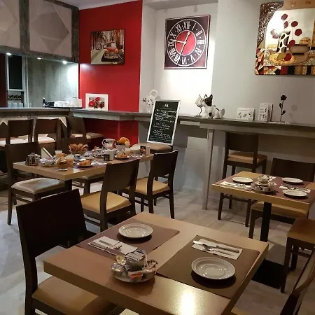 Logis Restaurant Les Carillons Hotel 2*