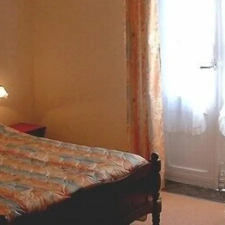 Logis Restaurant Les Carillons Hotel 2*