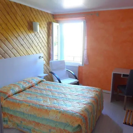 Hotel Logis Restaurant Les Carillons Cransac