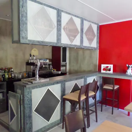 Logis Restaurant Les Carillons Cransac