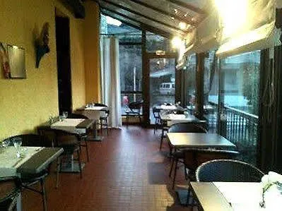 Hotel Logis Restaurant Les Carillons 2*